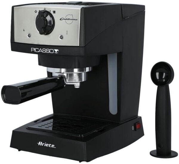 Öğütülmüş Kahve Veya Ese Kapsülleri Ile Kullanılmak Üzere Tasarlanmış Modern Ve Kompakt Espresso Kahve Makinesi. Ekonomik Fiyatı Ve Ürettiği Yoğun Aromalı Ve Kremsi Kapuçinoları Ile Kahve Sevenler Için Ideal. Entegre Buhar Çubuğu Sayesinde Sütlü Kahve Çeşitlerini Yapmak Için De Ideal.