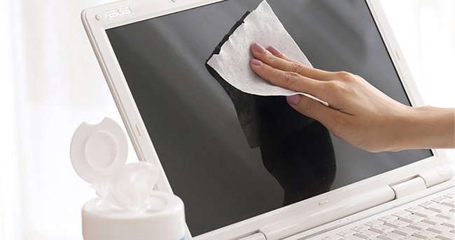 Bilgisayar Ekranı Nasıl Temizlenir?