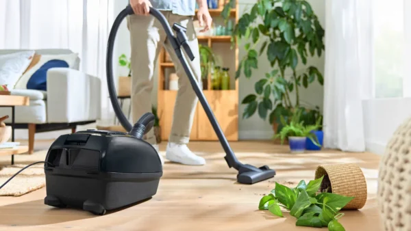Bosch Seri 4 Torbalı Elektrikli Süpürge Siyah - Görsel 4