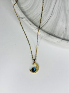 Çelik Gold Hilal Ay Ve Gezegen Detaylı Kolye – Zarif Tasarım