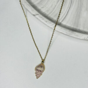 Çelik Gold Zincirli Toz Pembe Deniz Kabuğu Kadın ve Çocuk Kolye | Zarif Yaz Tasarımı - GildoraAccessories