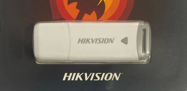 Usb Bellek Hikvision M220P 64Gb Usb 3.2 Beyaz Kktc