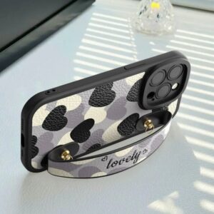 Siyah Kalp Tasarım Lens Korumalı Bağcıklı Iphone 15 Pro Kılıf - Diğer