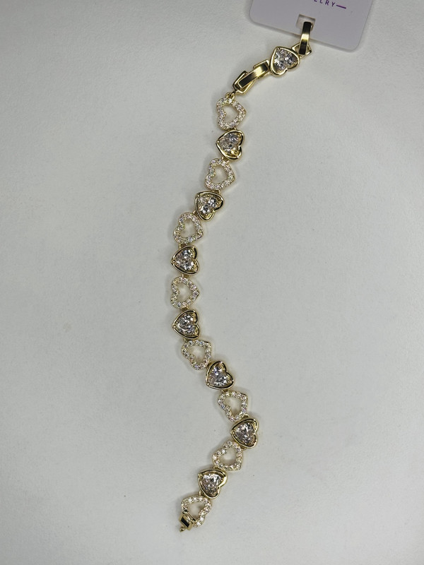 Img-0195 Çelik Kalpli Taşlı Gold Bileklik – Parlak Paslanmaz Kadın Takı, Kararma Yapmaz Zarif Model - Görsel 1