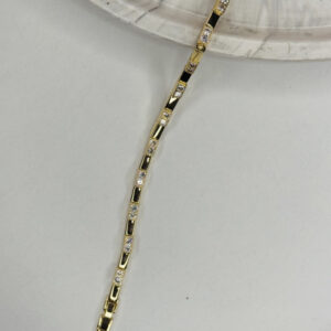 Çelik Kare Halkalı Taş Detaylı Gold Bileklik – Parlak Paslanmaz Kadın Takı, Kararma Yapmaz Şık Model - GildoraAccessories