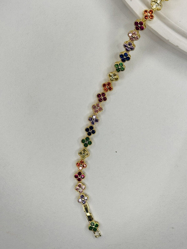 Çelik Renkli Taşlı Çiçek Model Gold Bileklik – Paslanmaz Kadın Takı, Kararma Yapmaz Şık Model - GildoraAccessories