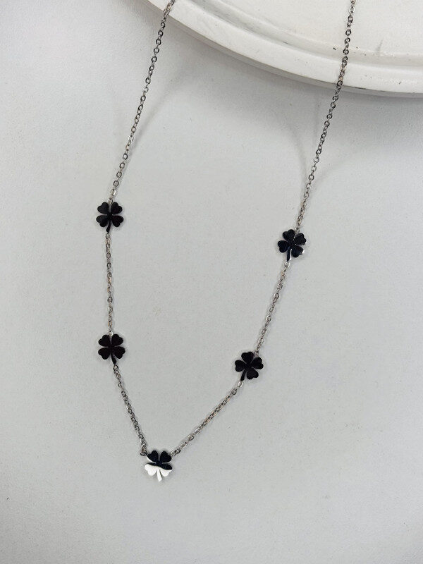 Çelik Dört Yapraklı Yonca Figürlü Silver Kolye – Paslanmaz Kadın Şans Kolyesi, Kararma Yapmaz Zarif Takı - GildoraAccessories