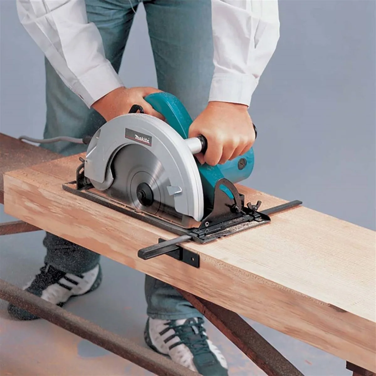 Makita Testere Daire Elde 235MM