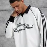 Yakali & Baskili Beyaz Uzun Kollu Tişört