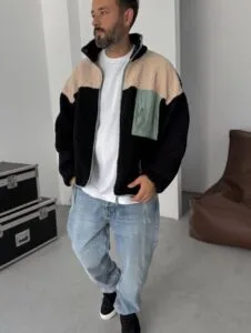 Peluş Dik Yaka Biyeli Cepli Siyah Ceket